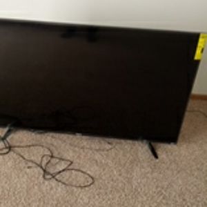 55" Hisense Roku Tv with remote